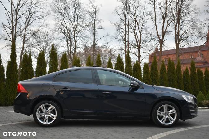 Volvo S60 D4 Drive-E Dynamic Edition (Momentum) - 4