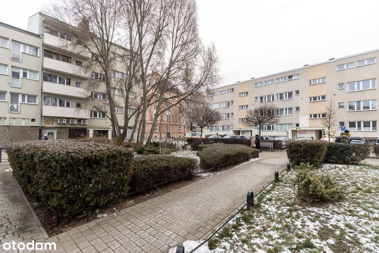 W Rynku/ 37,5 m2/ Loggia / Duża Piwnica/ Opcja 3 Pokoi / Zadbany Blok-16