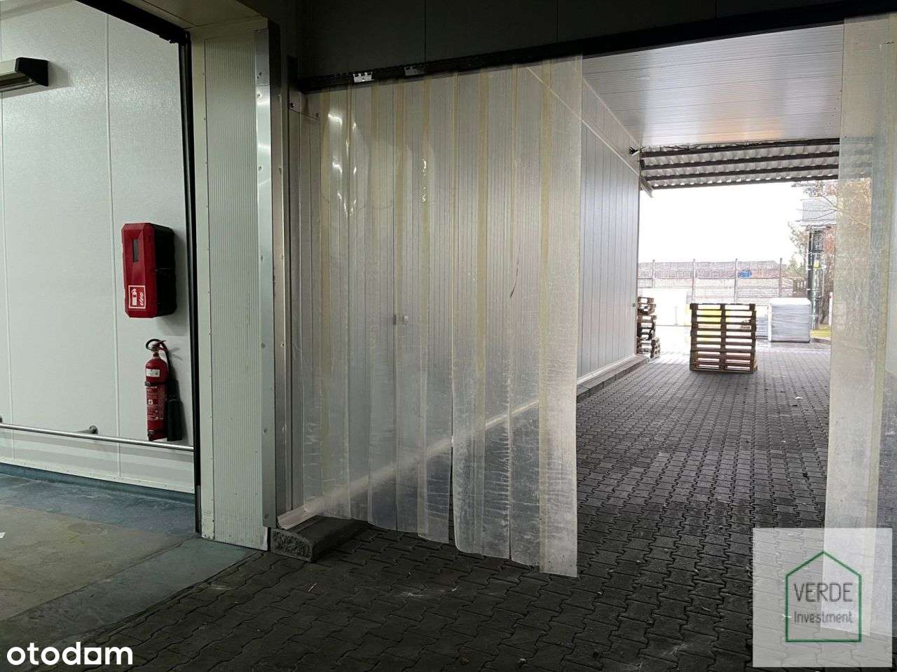 Hala produkcyjna przy trasie S11-13