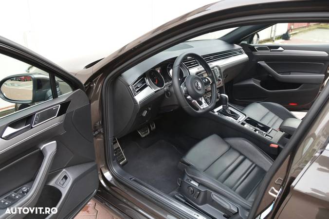 Volkswagen Passat Variant 2.0 TDI DSG 4Motion Highline - 9