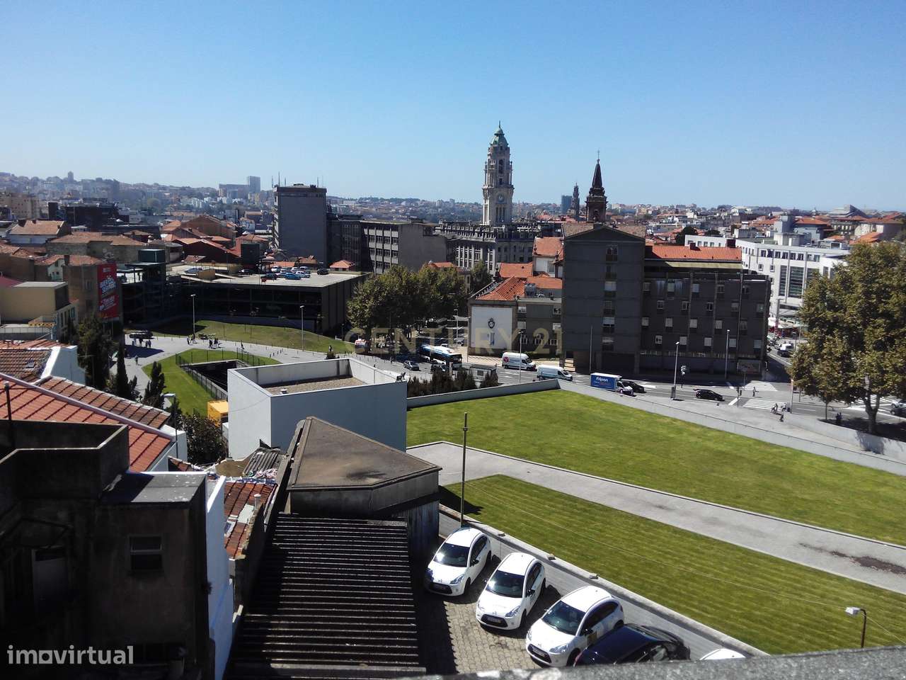 PRÉDIO PARA REABILITAÇÃO À ESTAÇÃO DE METRO TRINDADE - Grande imagem: 5/32