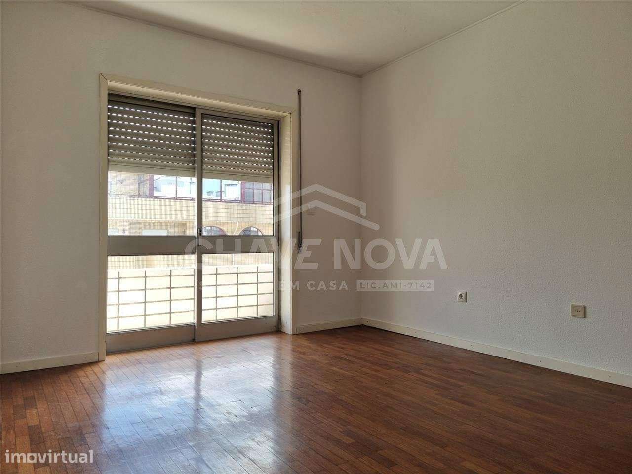 T2 c/ Varanda em Rio Tinto - Grande imagem: 5/11