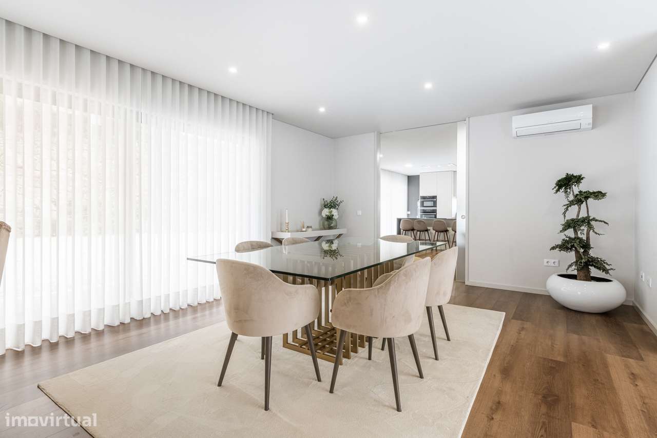 Moradia de Arquitetura Contemporânea com Piscina | Fafe-6
