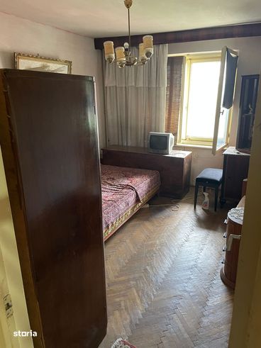 De vanzare apartament 4 camere Central-7