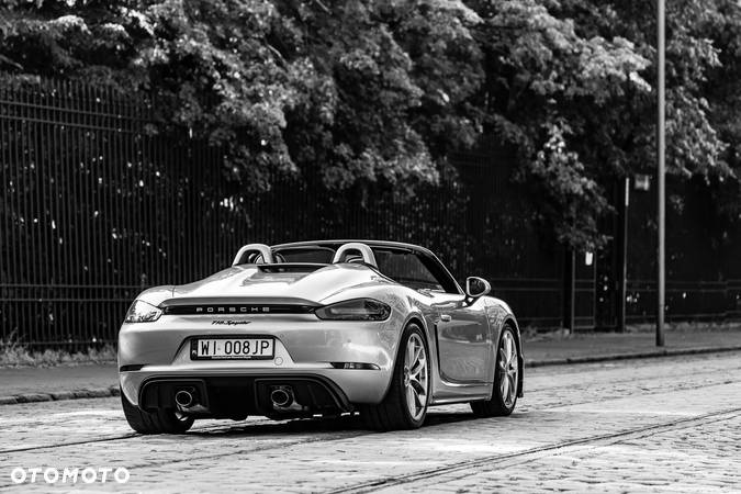 Porsche 718 Spyder - 23