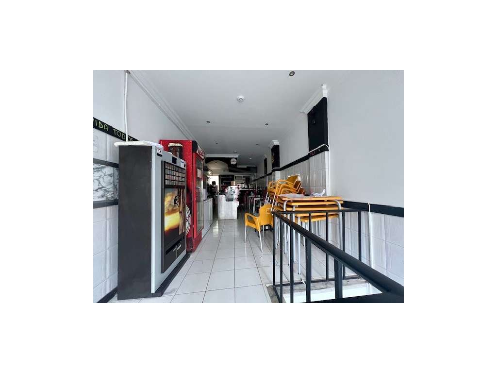 Loja na Amadora - Grande imagem: 4/7