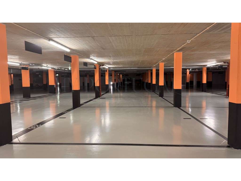 Lote de Investimento: 3 Lugares de Garagem + Arrecadação no Centro ... - Grande imagem: 4/22