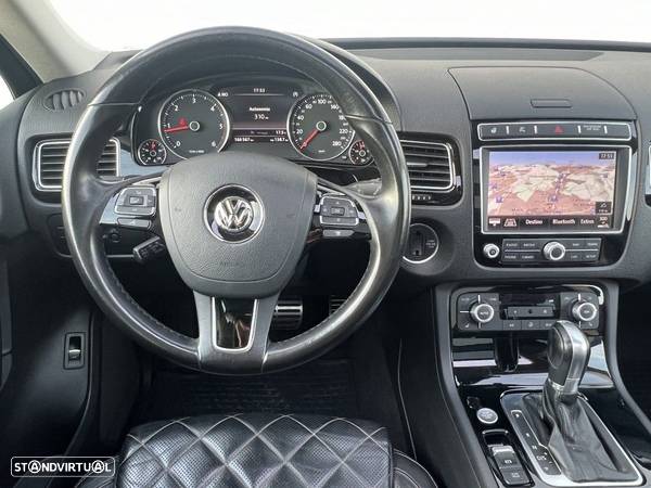 VW Touareg 3.0 TDI V6 Executive Edition - 12