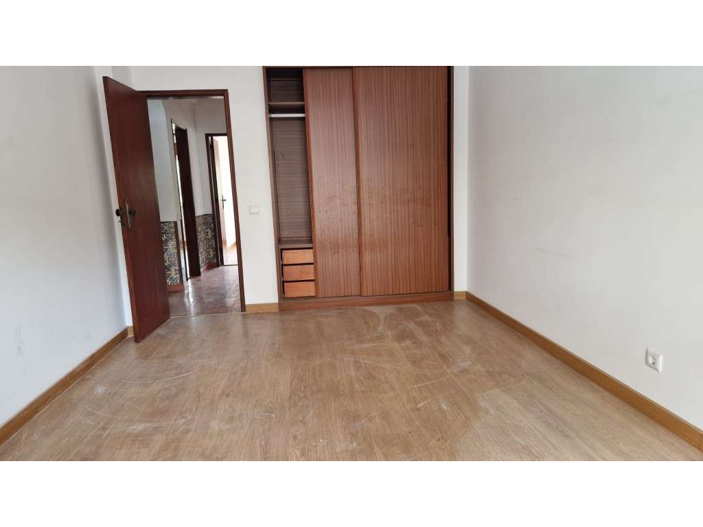 T4 - Bairro do Liceu - Excelentes Áreas-14