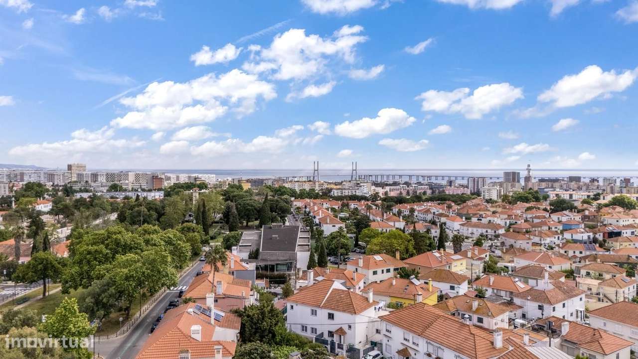 Moradia T4 com jardim, Encarnação, Lisboa-36
