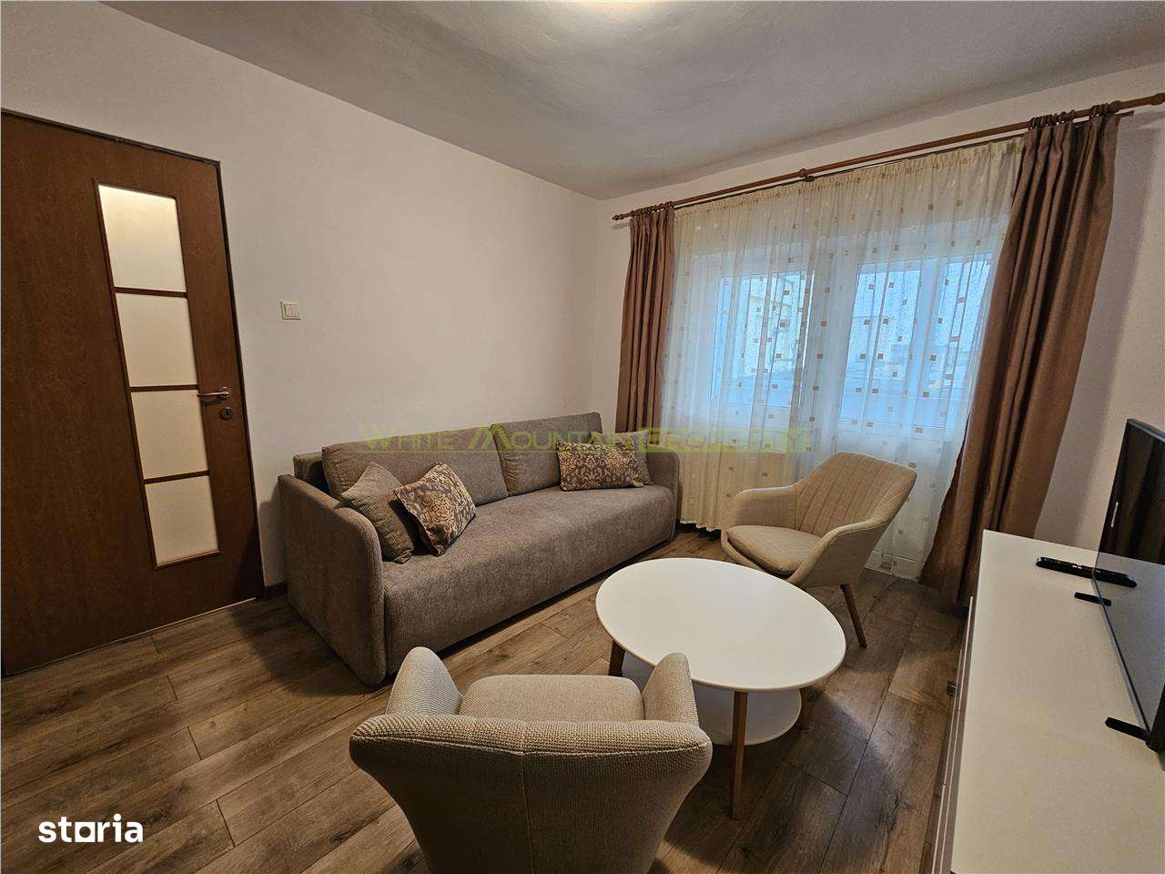 Garsoniera spatioasa de inchiriat in Racadau - Imagine principală: 3/20