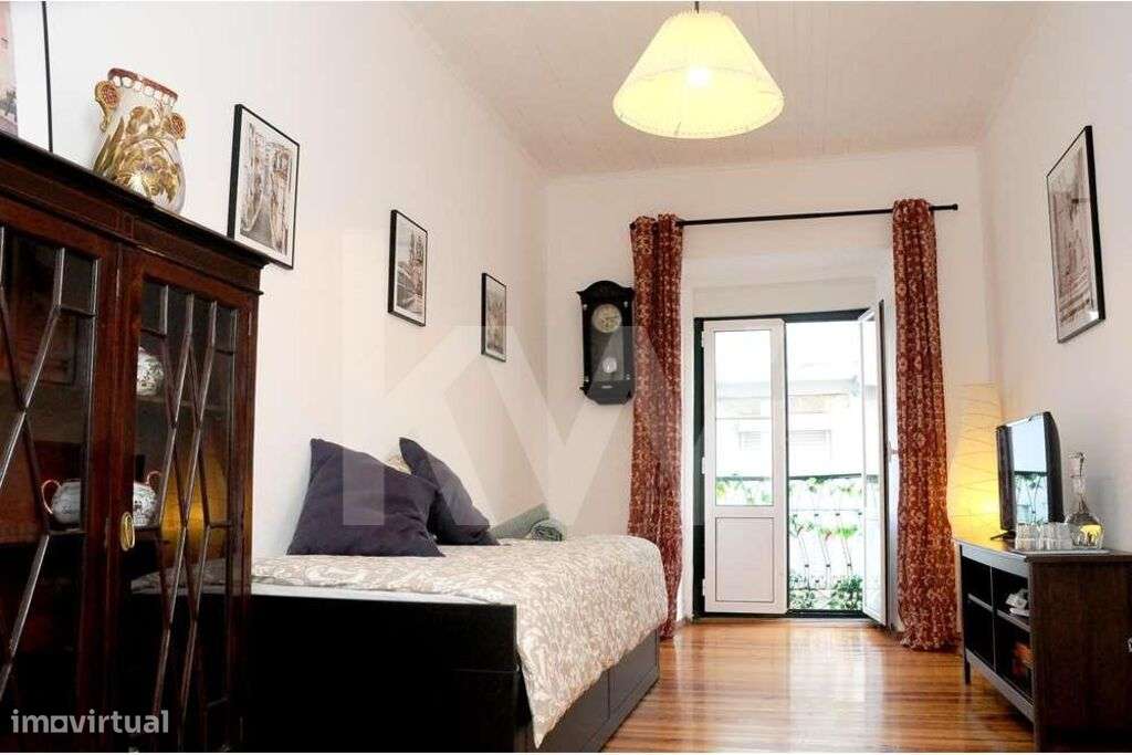 PRÉDIO TOTALMENTE REMODELADO E EQUIPADO COM 5 FRACÇÕES - ÓPTIMA OPORTU - Grande imagem: 3/45