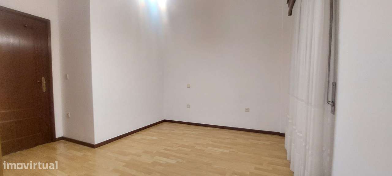 APARTAMENTO T2 - CARVALHAL-8