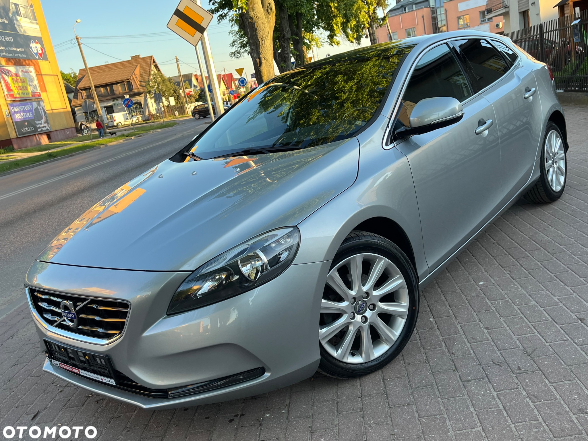 Volvo V40 D2 Momentum - 13