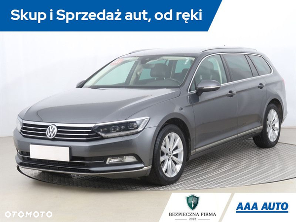 Volkswagen Passat - 2