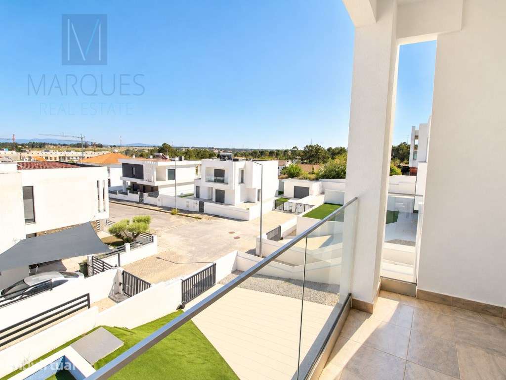 Moradia V4 com Garagem, Piscina e Jardim em Vale de Milhaços - Corr...-28