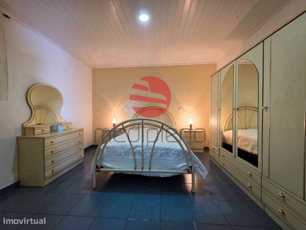 MORADIA T6 C/ GARAGEM-17