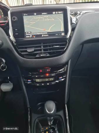 Peugeot 2008 1.5 BlueHDi Allure EAT6 - 10