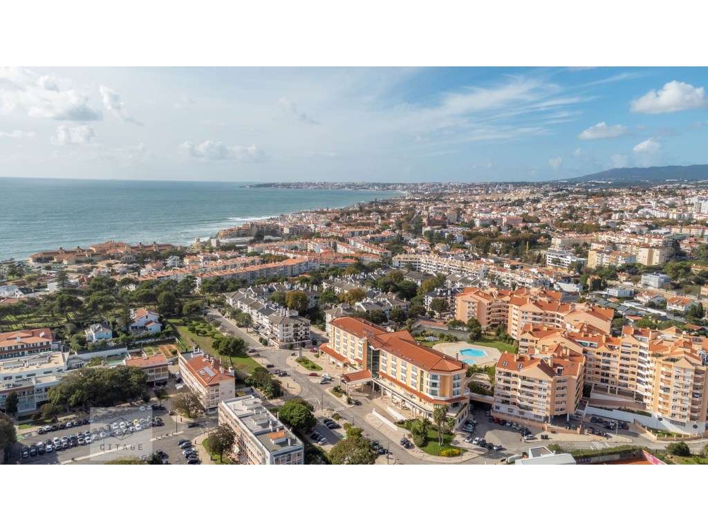 Andar de Moradia T4 em Carcavelos a poucos metros da praia-17