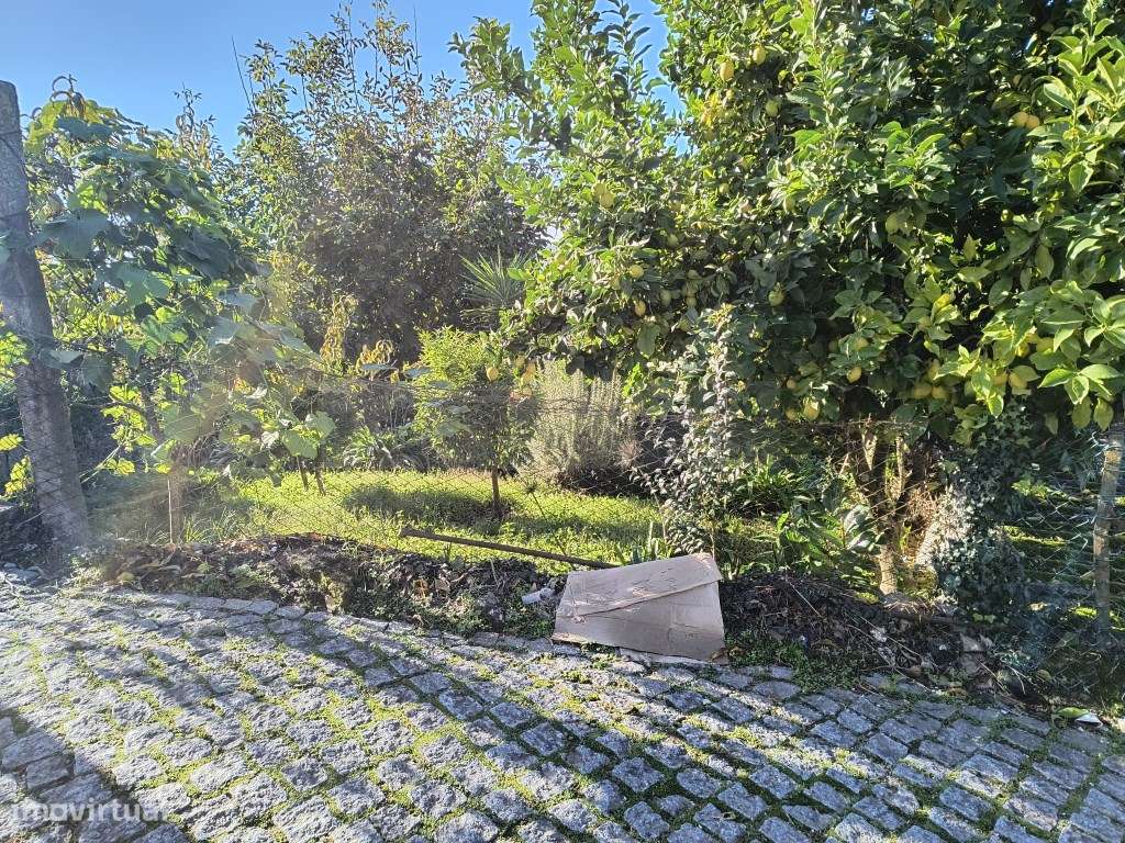 Terreno com casa para restaurar-14