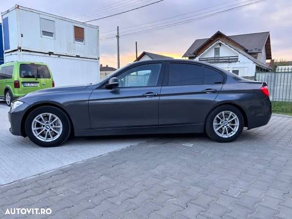 BMW Seria 3 320d Efficient Dynamic Edition Aut. Blue Performan Sport Line - 6