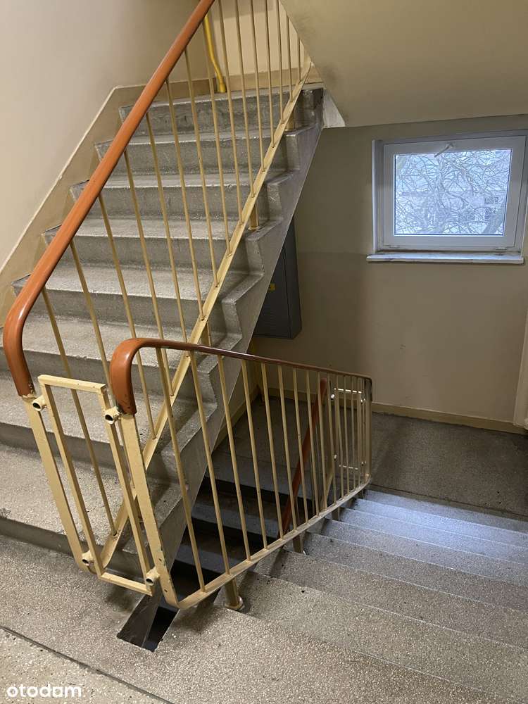 Sprzedam mieszkanie 2-pok-37,5m-do remontu, IVp, balkon, widna kuchnia-2