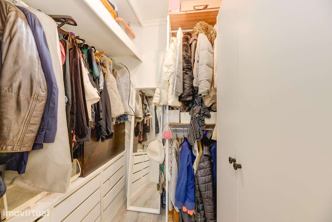 Apartamento T2 Renovado no Coração da Portela de Sintra-6