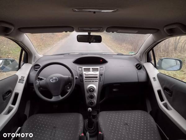 Toyota Yaris 1.3 Luna Premium - 14