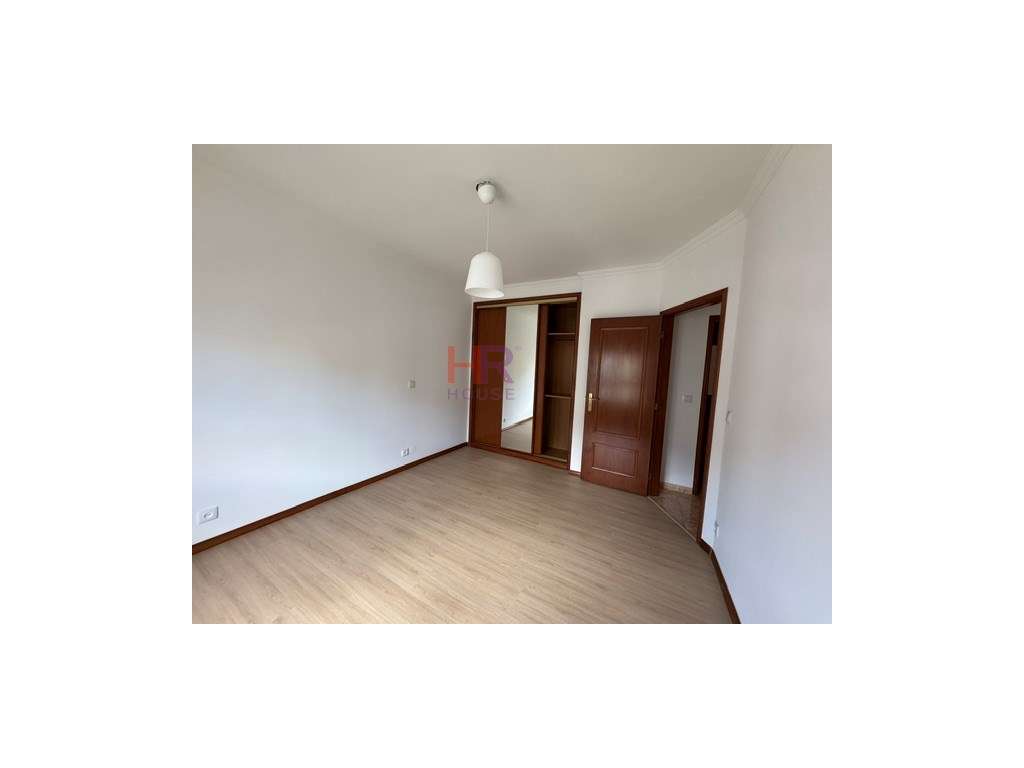 Apartamento T2 renovado com área útil de 62m² em Eiras, Coimbra. Id...-11