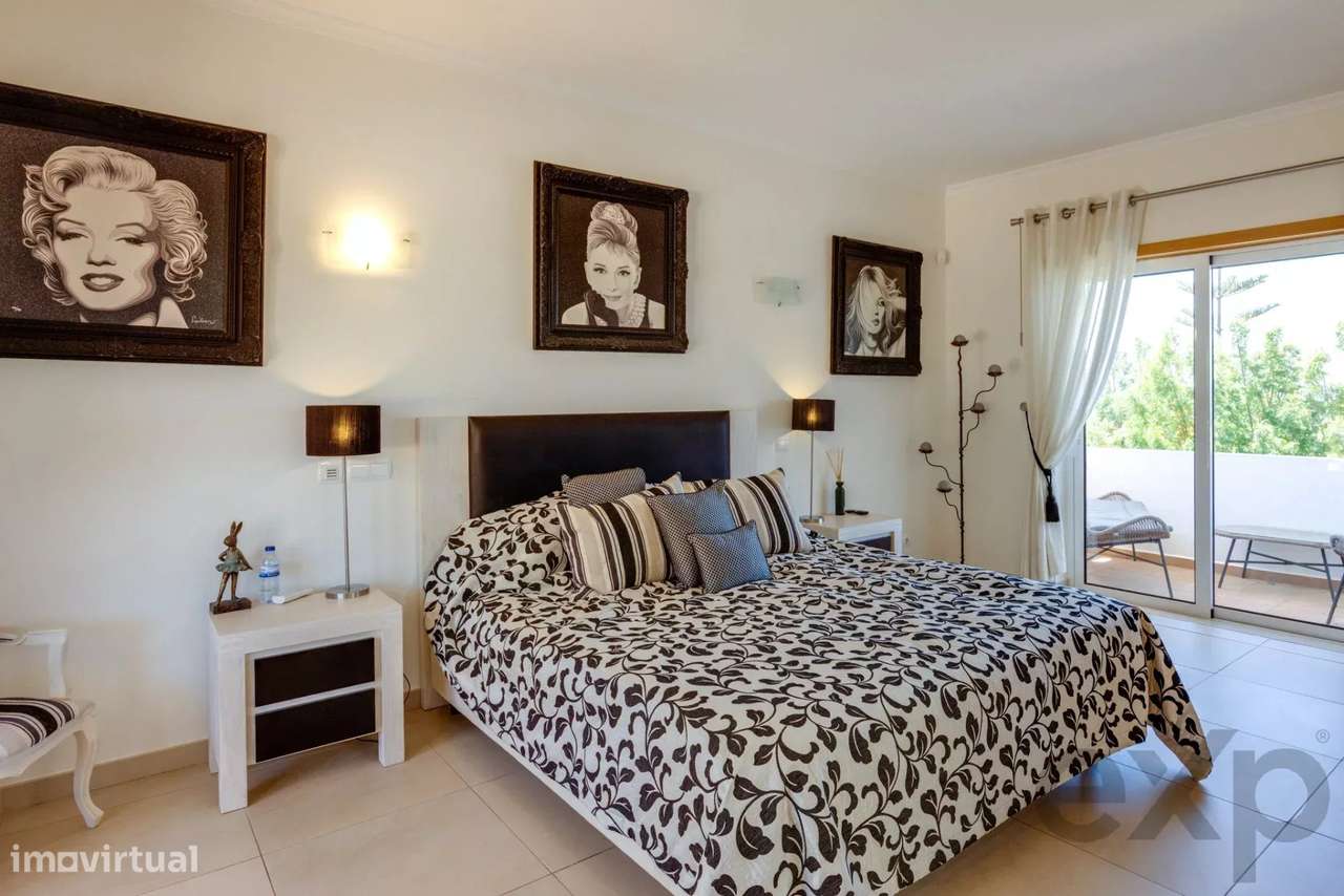 Moradia Familiar T3+1 com Piscina, Entre Lagos e Praia da Luz-24