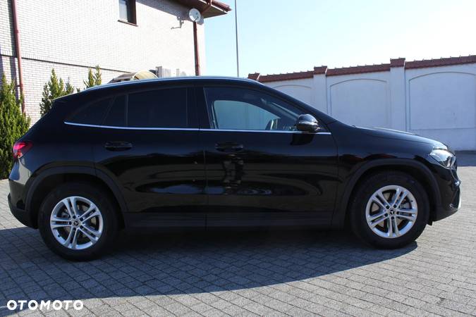 Mercedes-Benz GLA 200 7G-DCT - 6