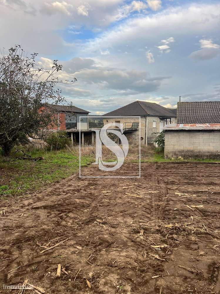 Moradia em Pedra / Casa de Campo inserida num lote de 6000m2-9