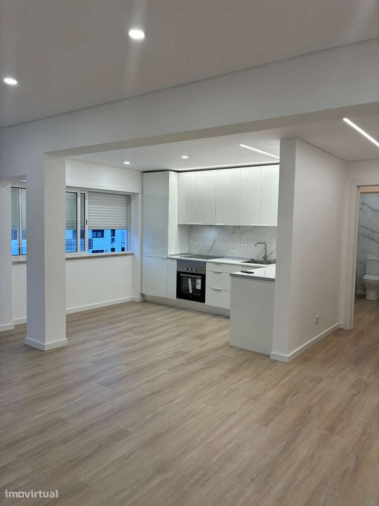 Apartamento T4 em Barreiro com Excelente Localização-39