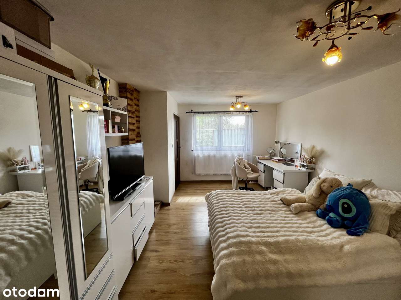 Duże mieszkanie 5 pokoi komórka garaż i ogródek altanka-13