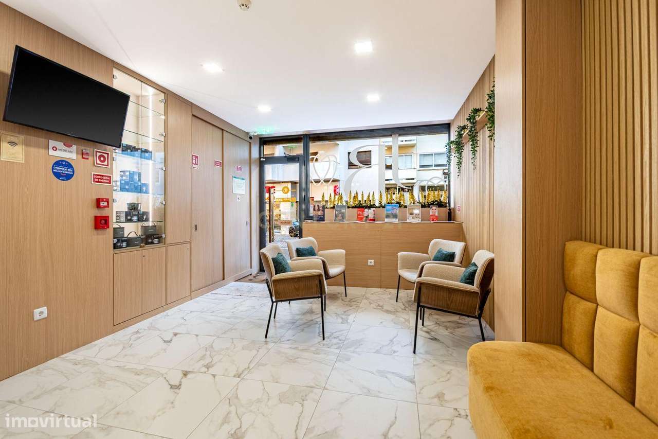 Espaço Comercial com Clínica Dentária Nova em Funcionamento —  Estrada - Grande imagem: 3/32