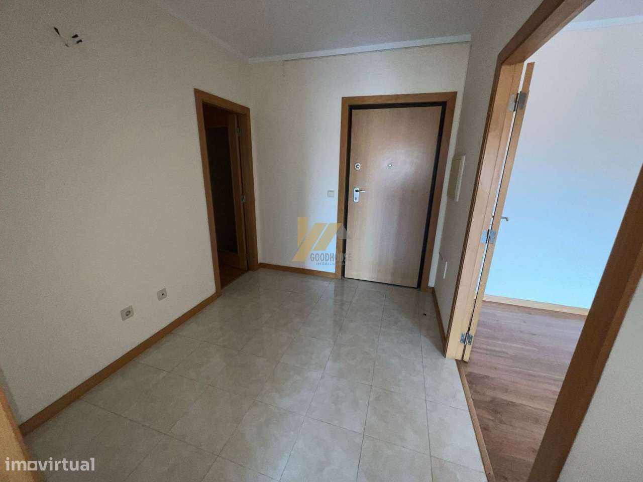 T2 em Canelas próximo de bons acessos - Grande imagem: 4/15