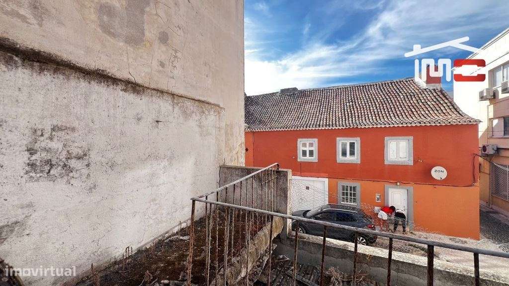 Prédio Habitacional Rés-do-Chão e 1º andar no Centro do Montijo - P...-20