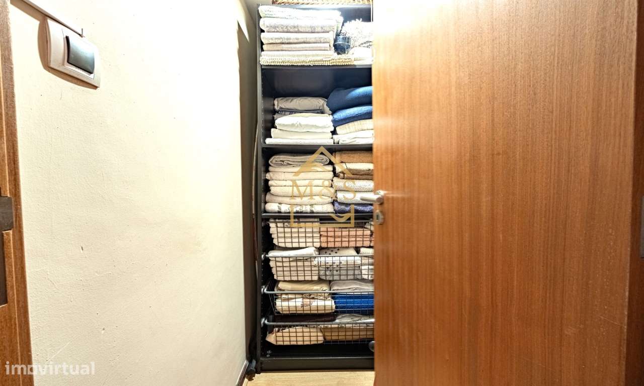 Apartamento T4 Remodelado, Terraço com 100m2,a 500Mts do Metro - Porto-26