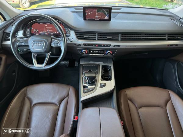 Audi Q7 3.0 TDi quattro S-line Tiptronic 7L - 31