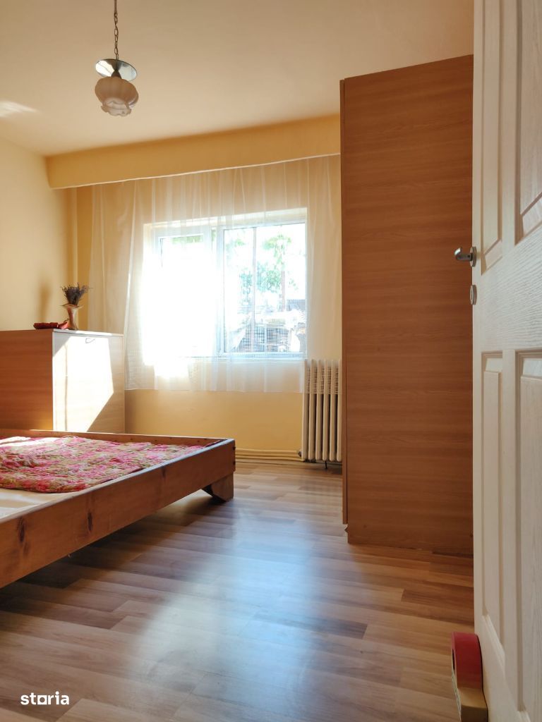 Vând apartament 3 camere în Deva. Zona.Zamfirescu-70mp