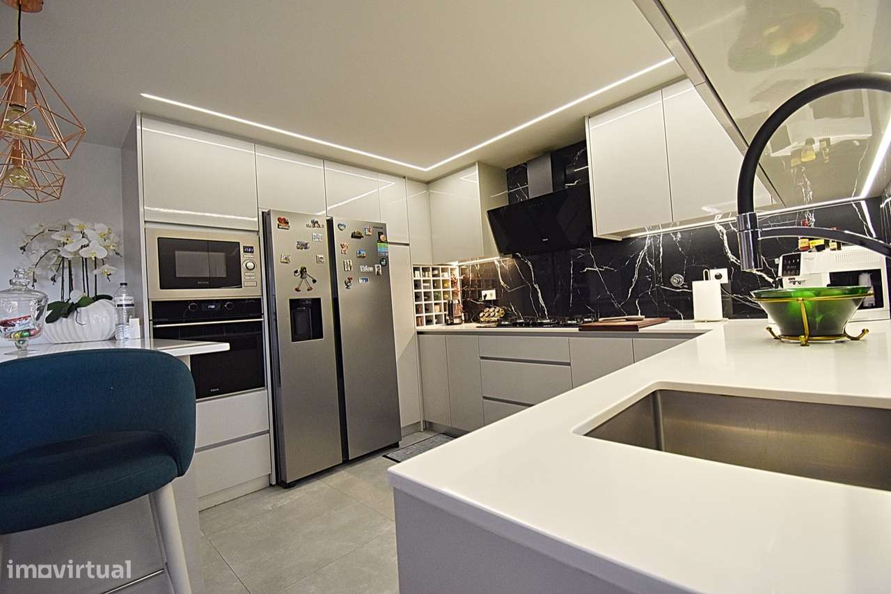 Moradia T3 com garagem e varanda em Paços de Ferreira - Grande imagem: 4/22