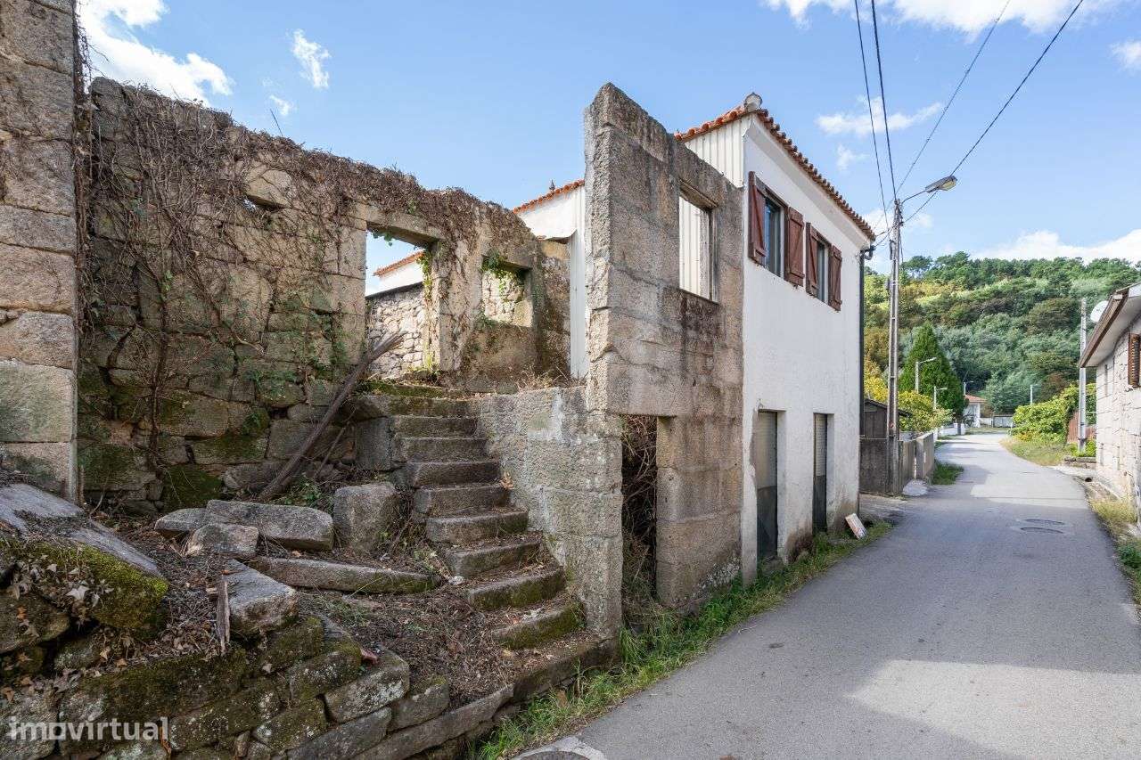 Conjunto de 4 moradias em Borbelinha, Adoufe - Vila Real-1