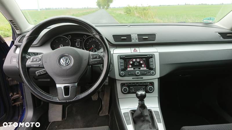 Volkswagen Passat 2.0 TDI Comfortline - 8