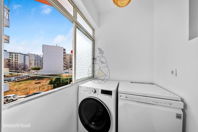 Apartamento T4 Completamente Renovado em Portimão-17