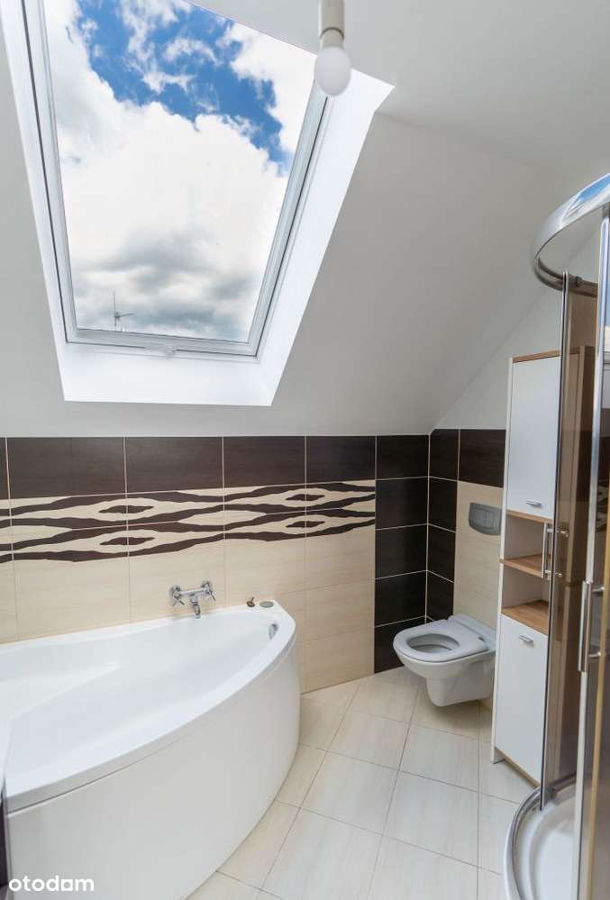 Wolnostojący, wolny od zaraz, z dużym ogrodem!-12