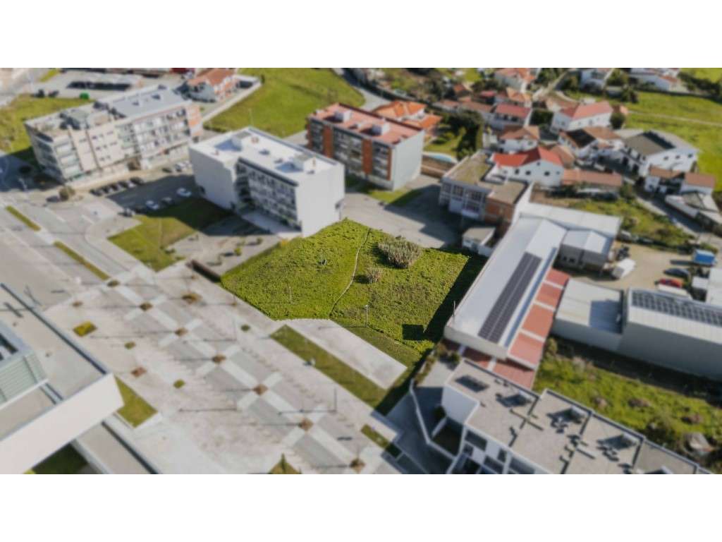 Lote para Prédio em Freamunde-2