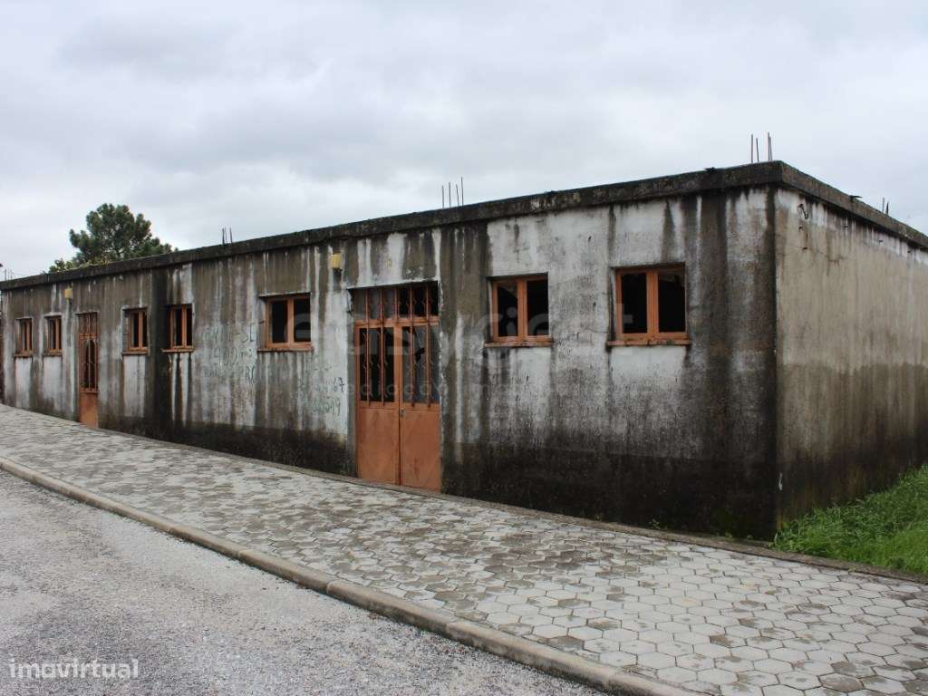 Terreno com 900m² e Armazém com Vista Serra da Estrela e Excelente ... - Grande imagem: 4/15