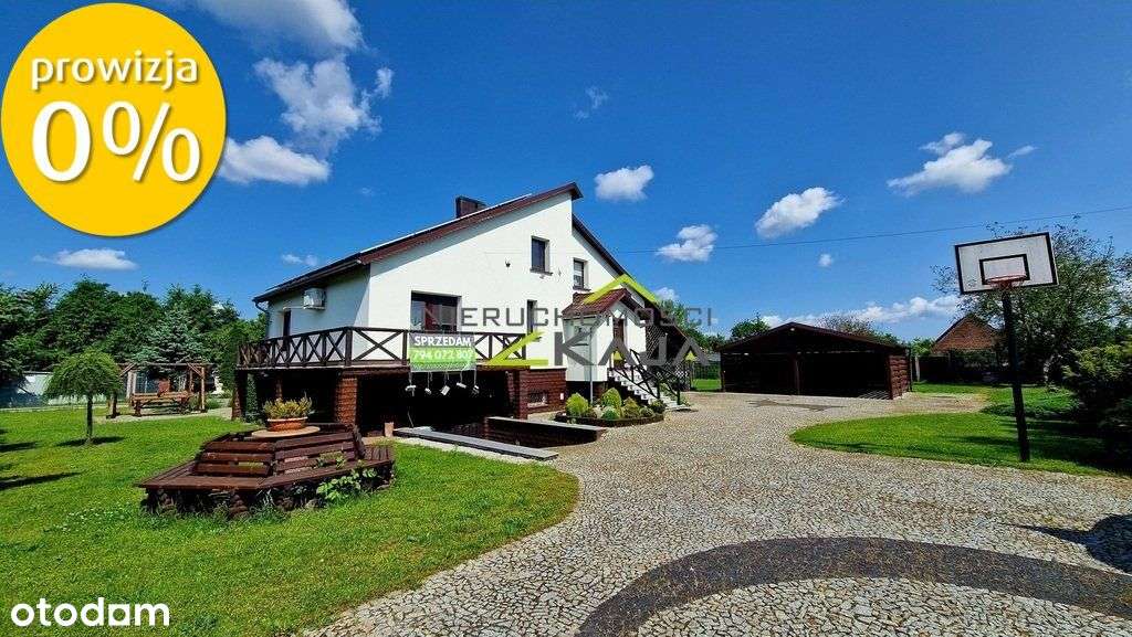 Piękny dom w Żarkach Wielkich-0