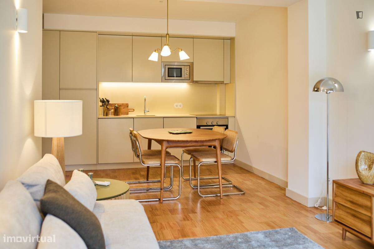 Apartamento com 1 quartos - localizado em Santo Ildefonso Porto - Grande imagem: 4/26