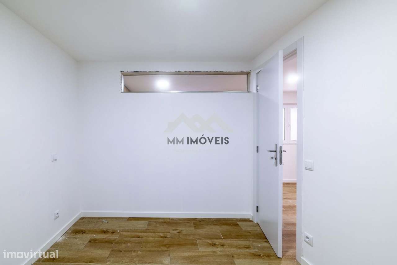 Moradia Bi familiar | Renovada | Terraços | Terreno - Grande imagem: 4/46